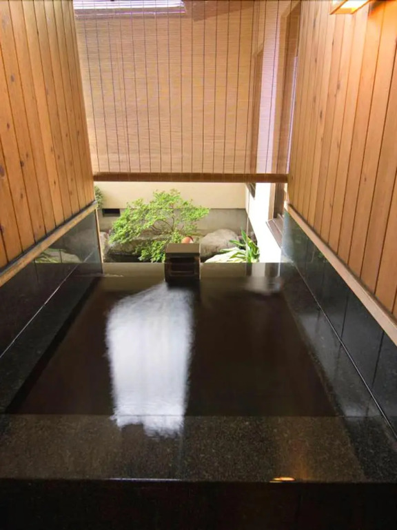 Ryotei Takano