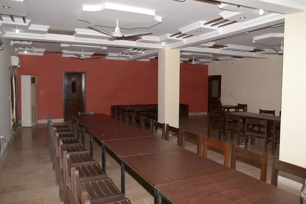 Hotel Sehwan Divine