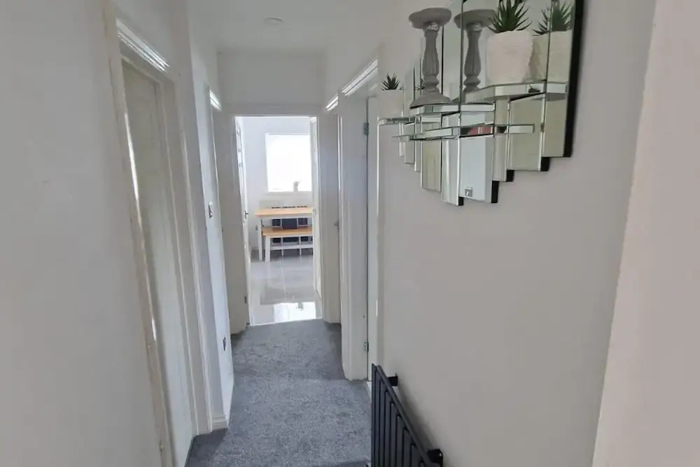 Captivating 2-bed Apartment in Tenby