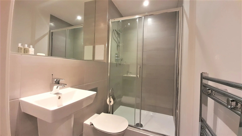 Luxury 1 bed apartment 10 mins to Bham City Centre