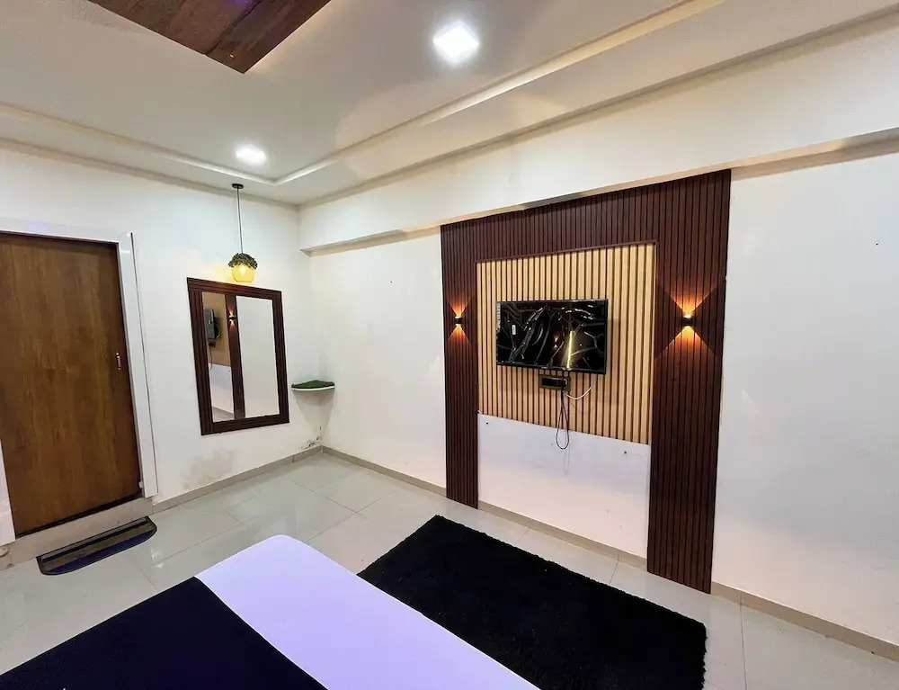 Hotel The Grand Near Maninagar Railway Station Ahmedabad