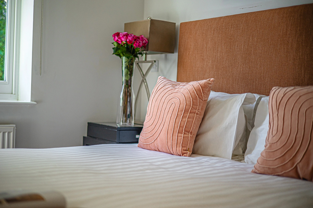 Gloucester Road Apartments by DMONTRIO