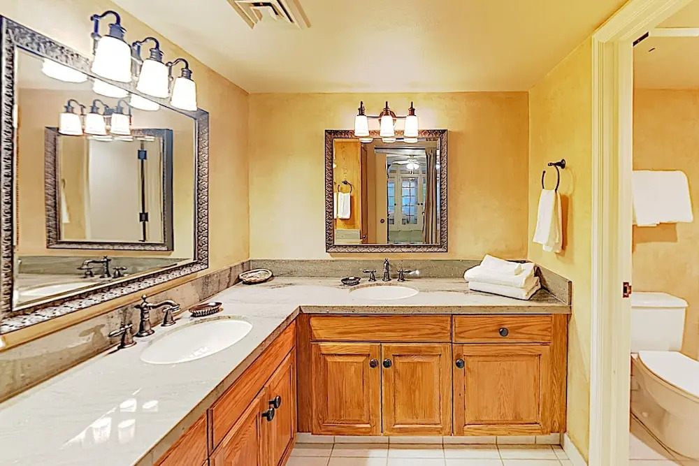 Ski-in/ski-out W/ Pool & Hot Tub 2 Bedroom Condo