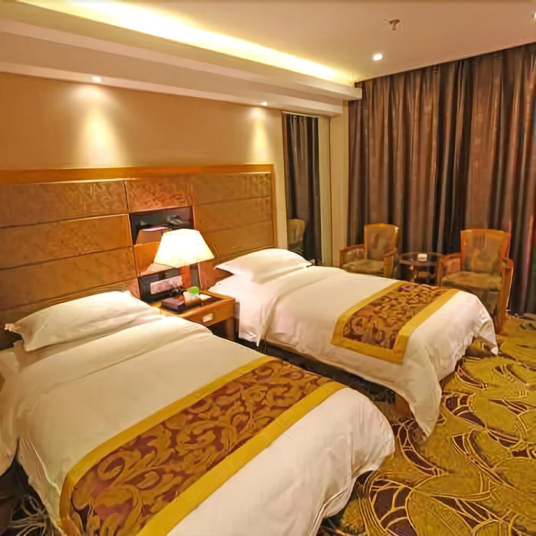 Lanze Holiday Hotel