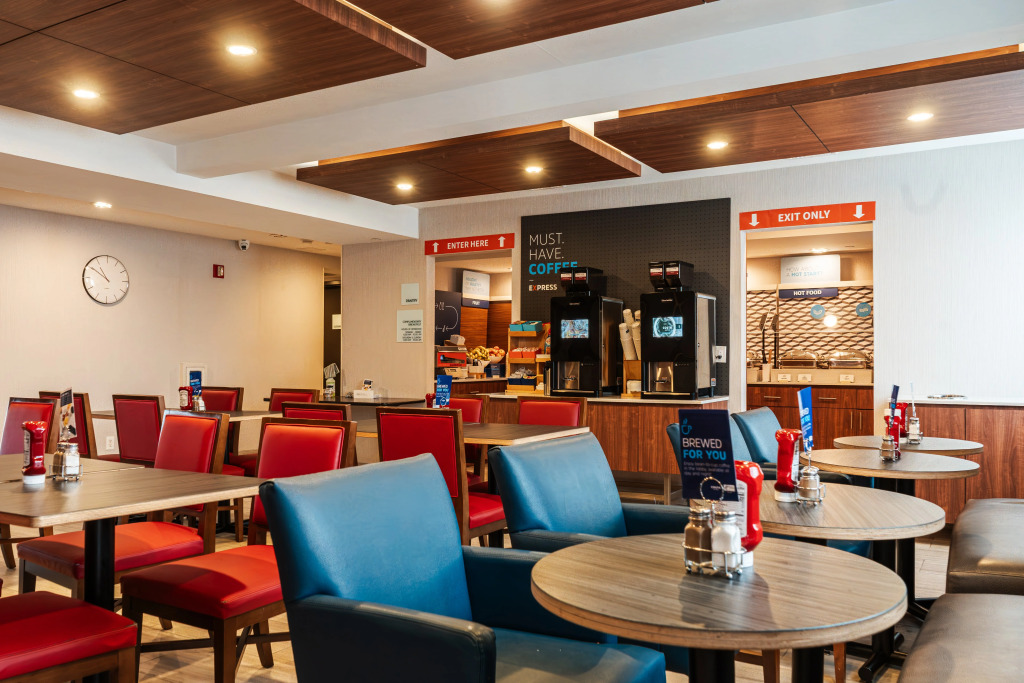 Holiday Inn Express Maspeth by IHG