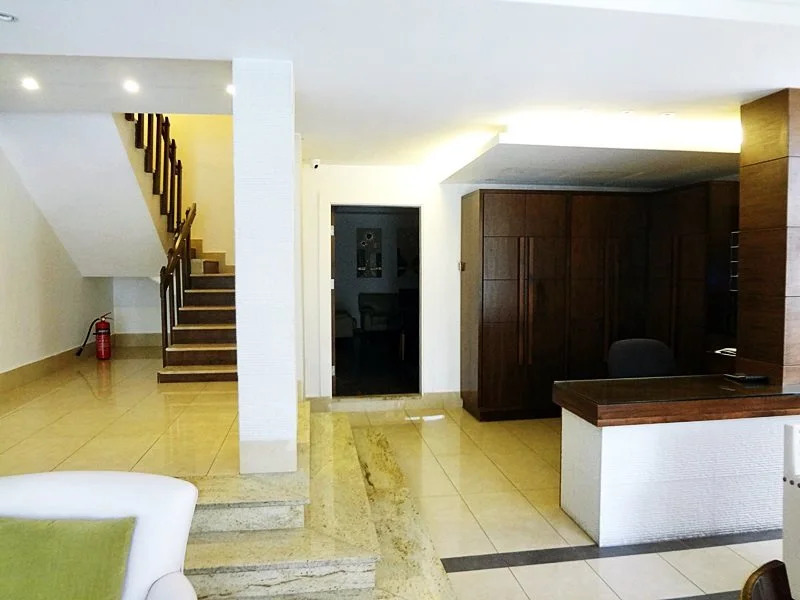 Granada Suites Hotel