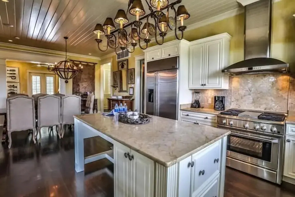 Dream Weaver 5 Bedroom Holiday Home by Five Star Properties