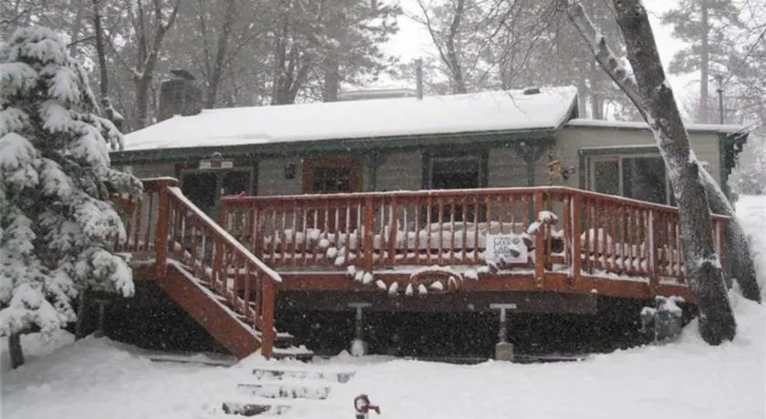 RedAwning A Huckabey Hideaway