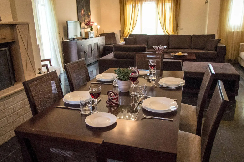 Leone Luxury Villas