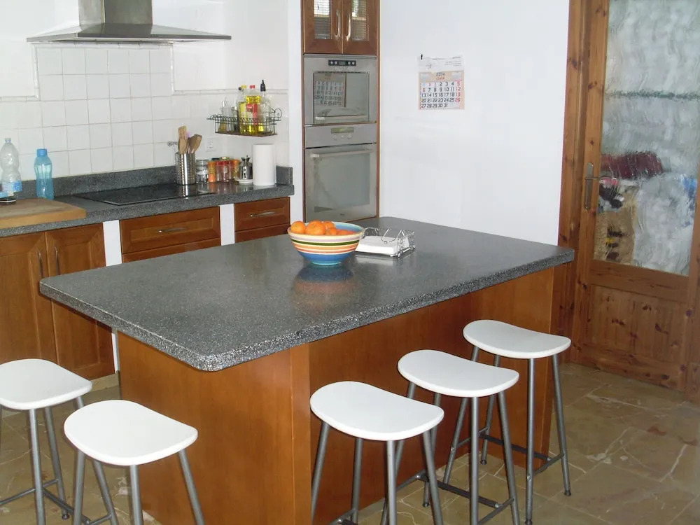 Ideal house for families Very quiet area and good access by car