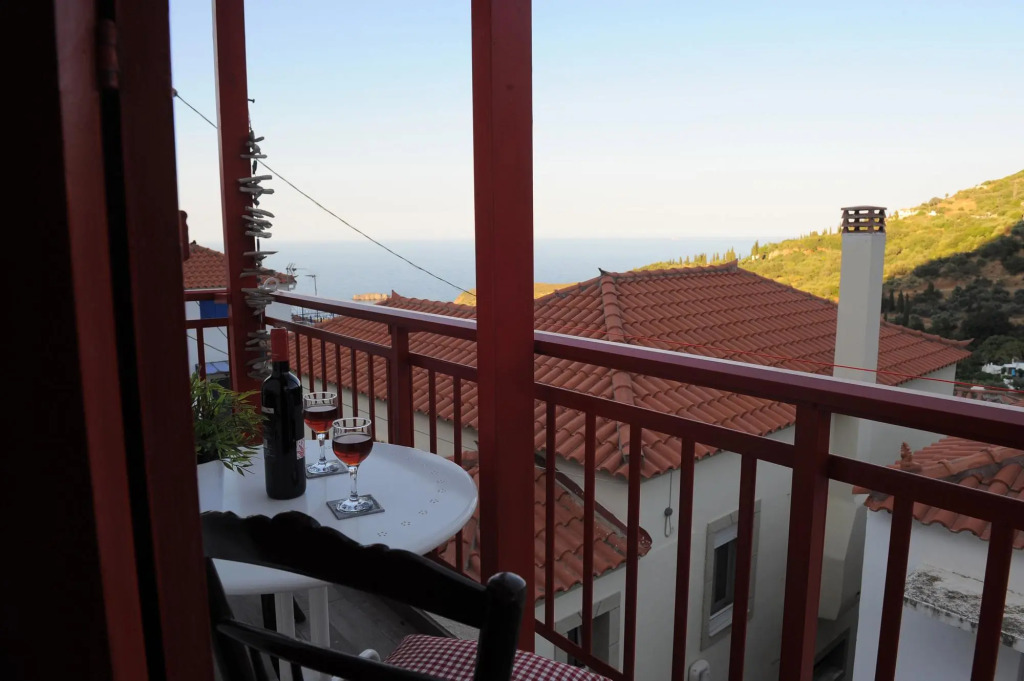 Dandy Villas Velanidia Sailors House - Private Maisonette - Sea View