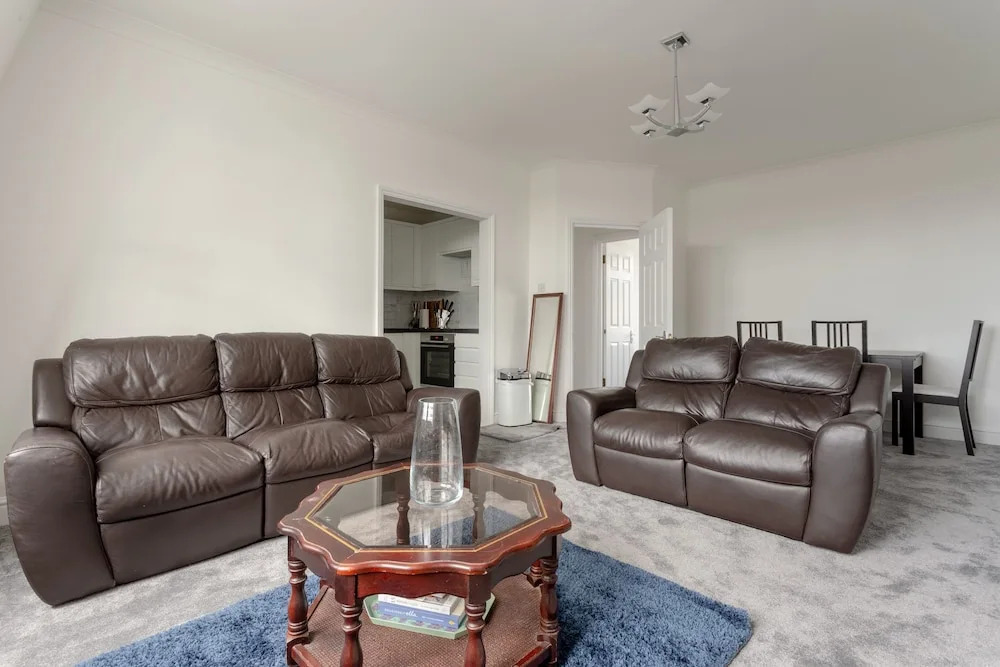 2 Bedroom Kilburn Flat