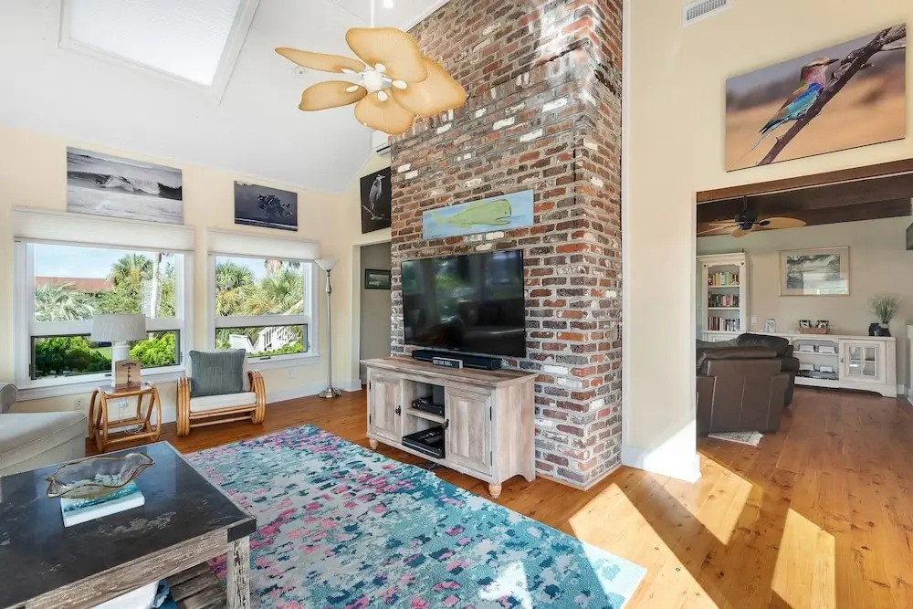 East Ashley Home 4 Bedrooms 3 Bathrooms Home