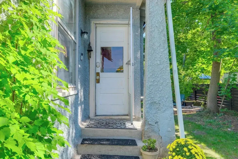 Vintage Charlevoix Home w/ Deck Near Round Lake