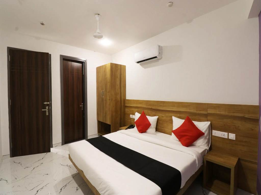 Capital O 47534 Gazelle Inn