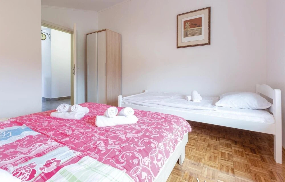Stunning Apartment in Porec With 2 Bedrooms, Wifi and Outdoor Swimming Pool