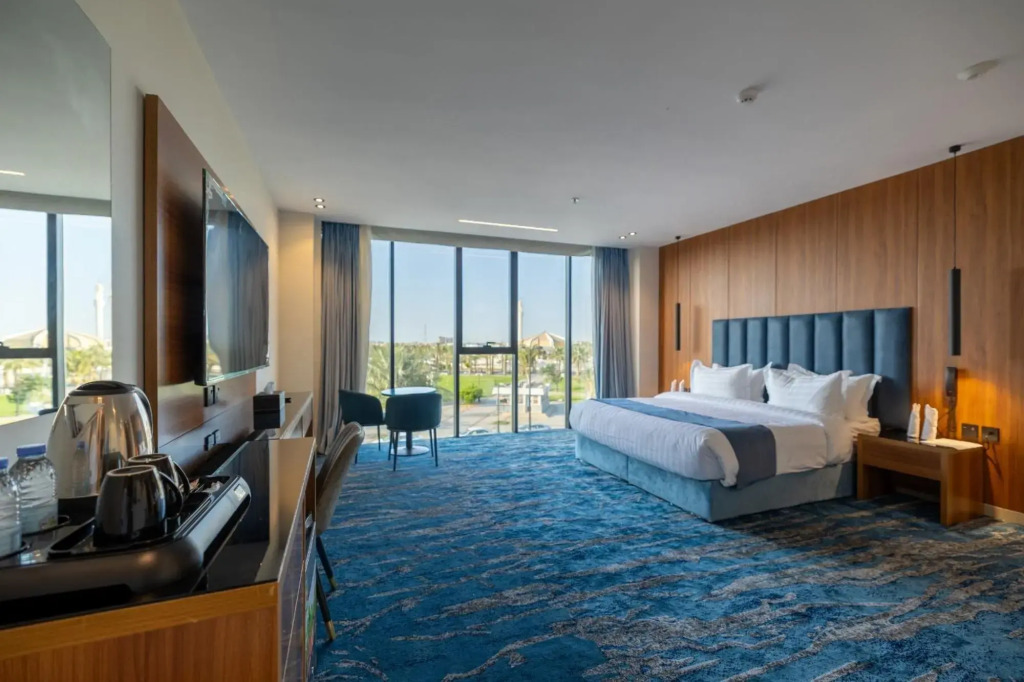 Blue Breeze Hotel
