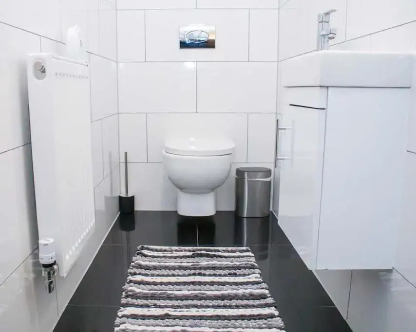 No25-Luxe Living Guest House- 2 Bed-WIFI-Free Parking-City- Beach