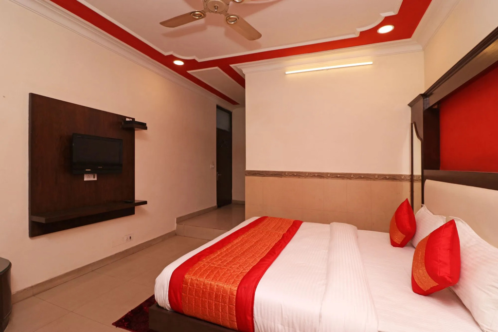 OYO Flagship 10562 Kumar palace