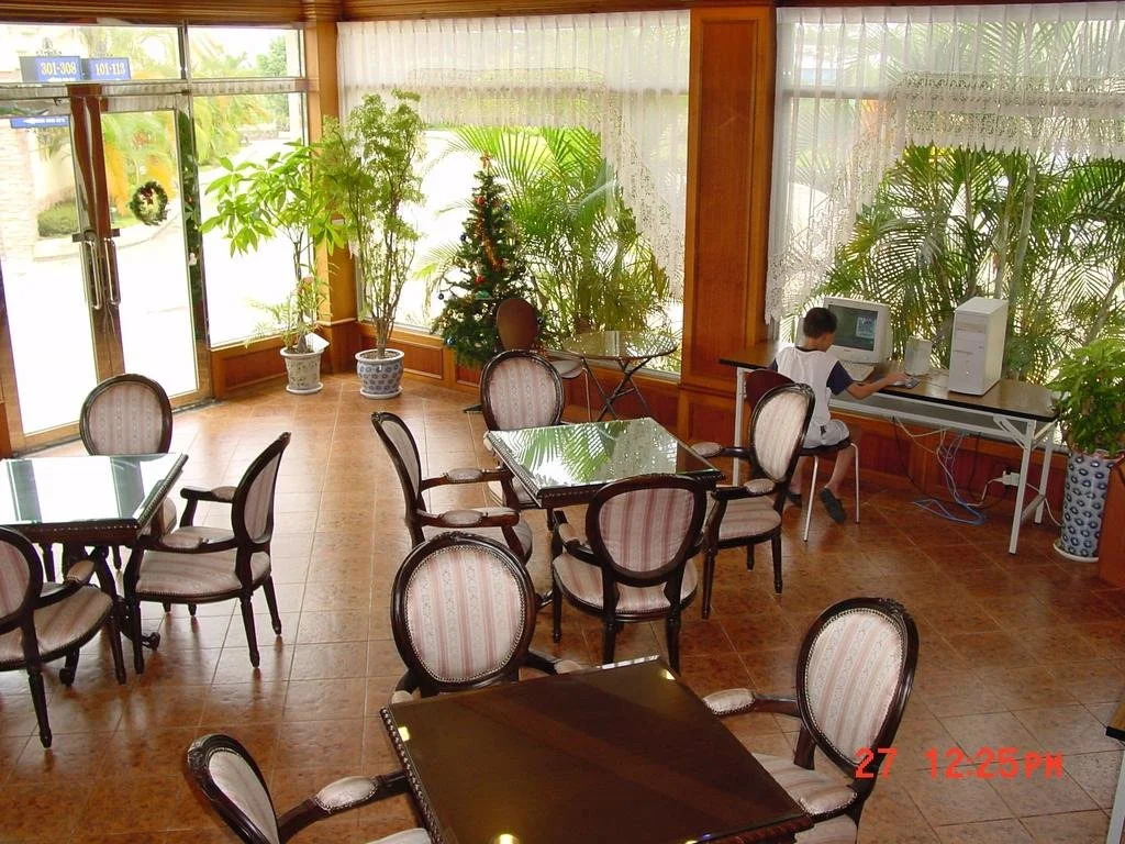 Loveshu Business Motel(長榮興商務汽車旅館（新化館）)