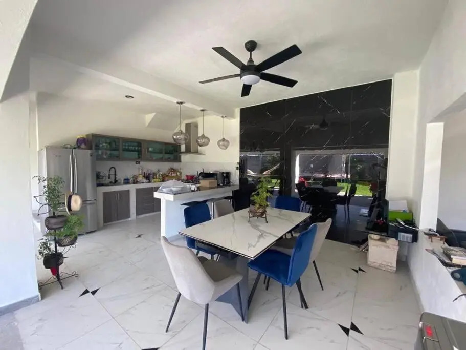 Amplia Eco-casa,alberca, jardín,4 hab,equipada.
