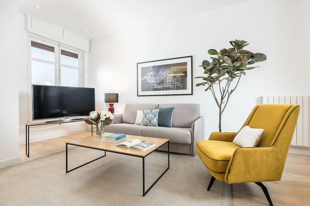 Home Club Gran Via Apartments