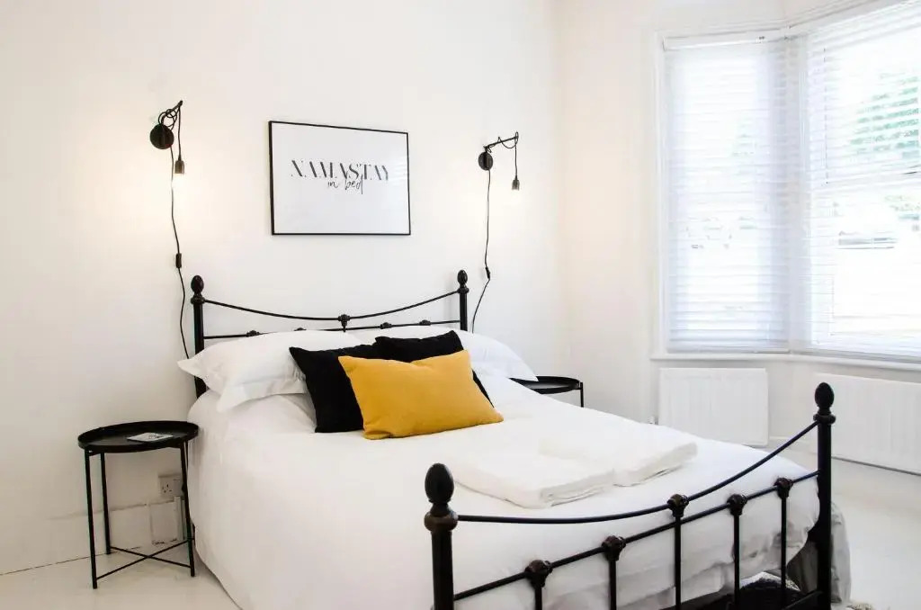 Boutique Getaway, edge of Old Town- 4min walk to beach