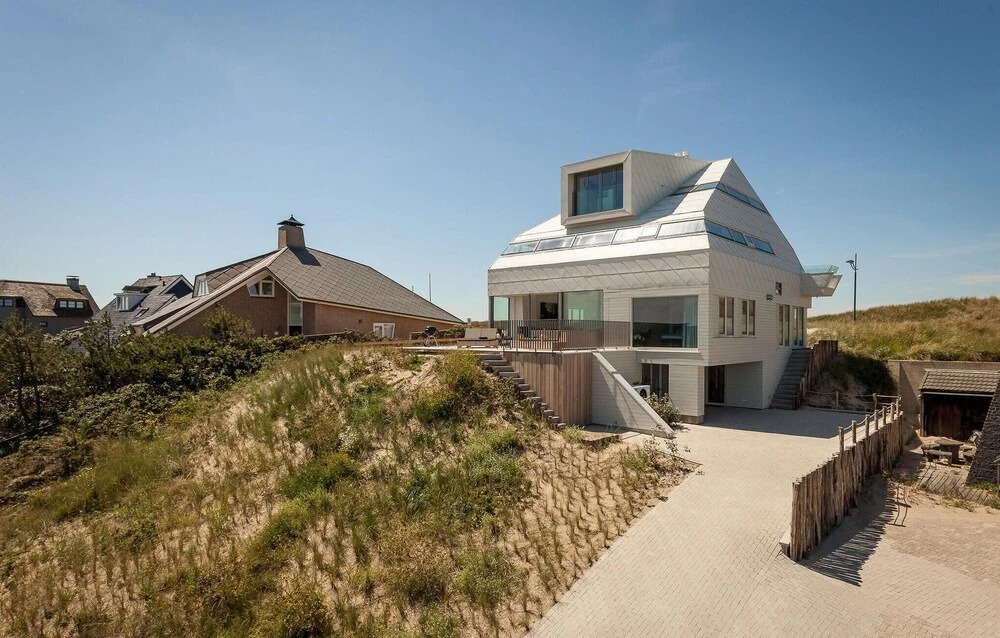 Beachhouse 24
