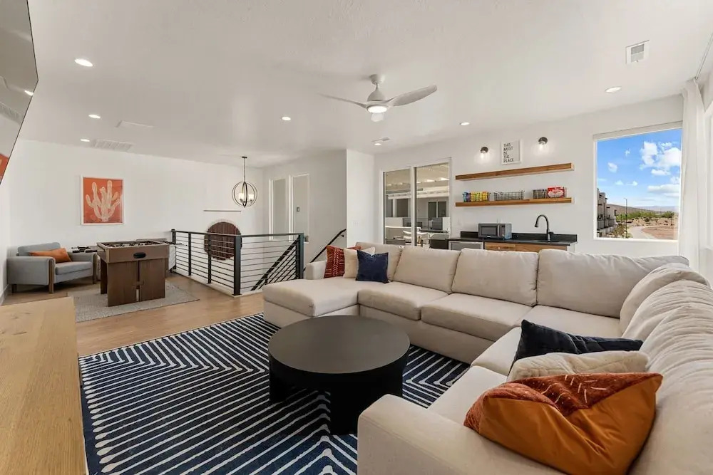 Country Is Cool Again 5 Bedroom Townhouse