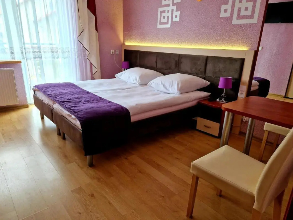VILLA DORA - CENTRUM,BASEN PODGRZEWANY,JACUZZI SAUNA, Plac zabaw, Parking