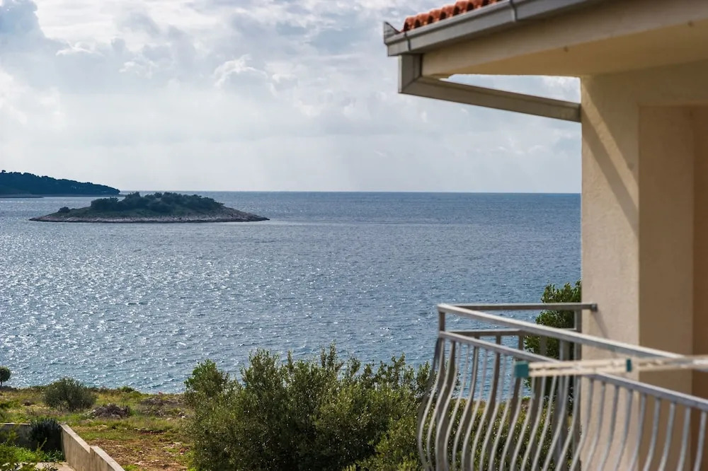 Apartments Villa Flora