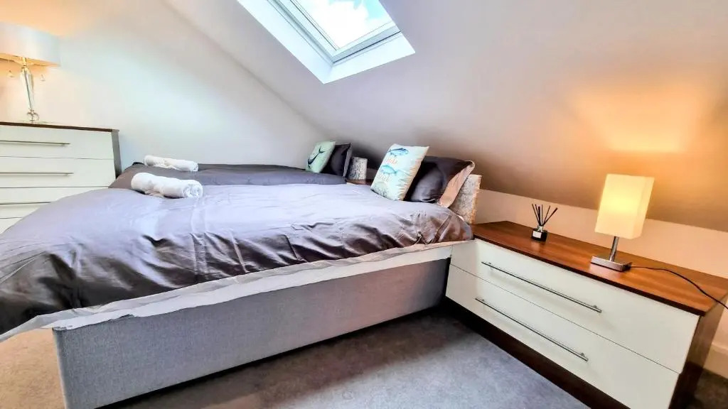 Surbiton Luxury Garden House 19