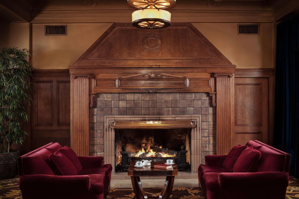 Arctic Club Hotel