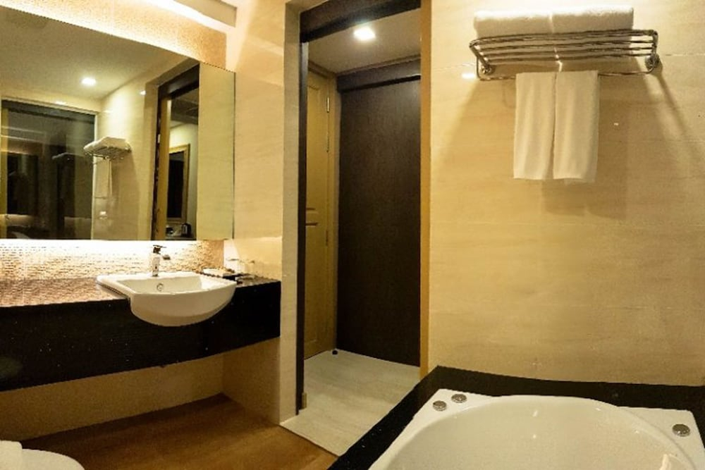 Crystal Luxury Hotel