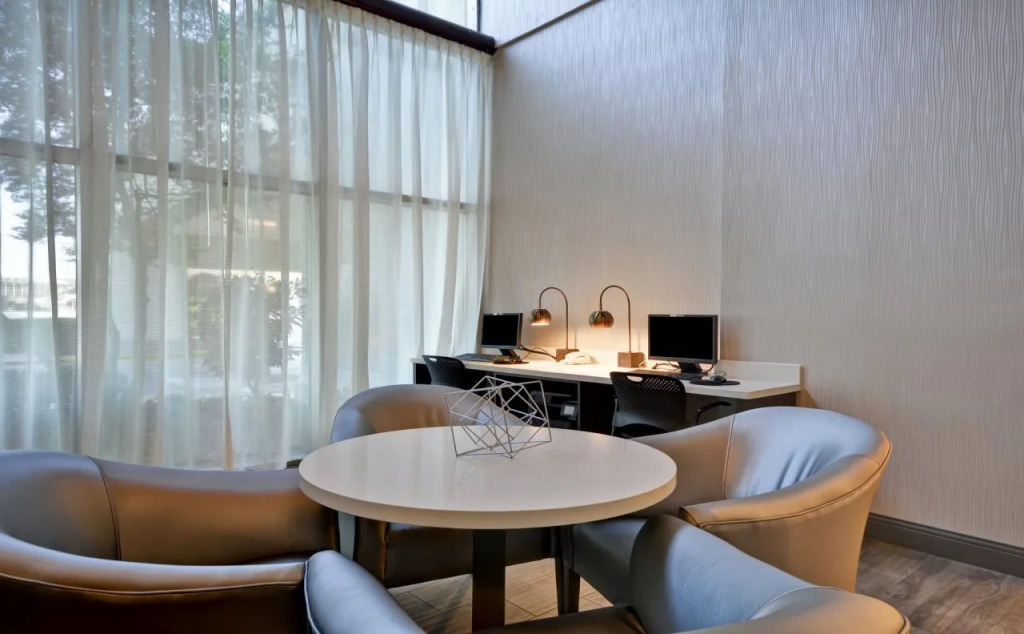 Crowne Plaza Tulsa Hotel Southern Hills
