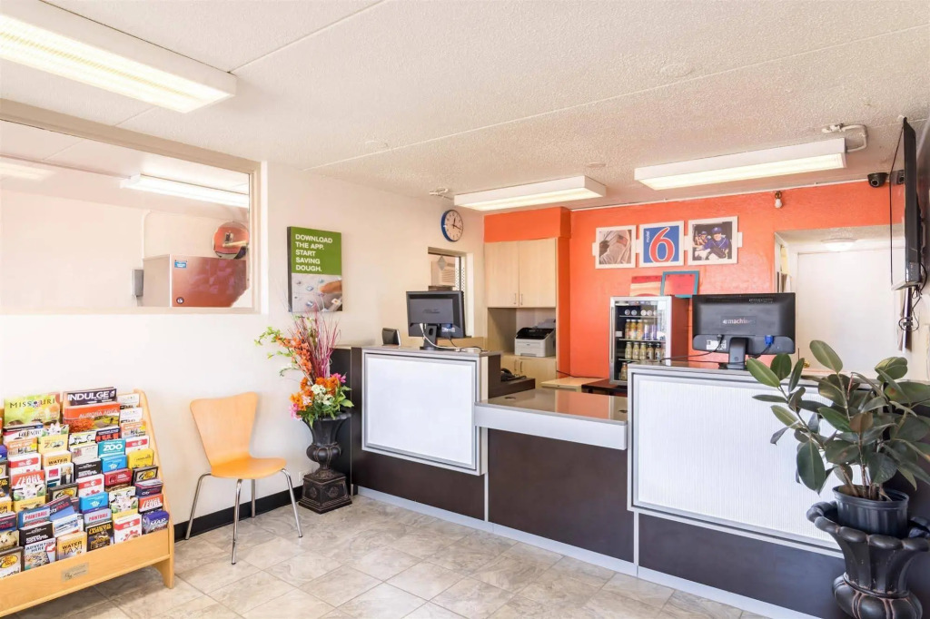 Motel 6-Joliet, IL - I-80