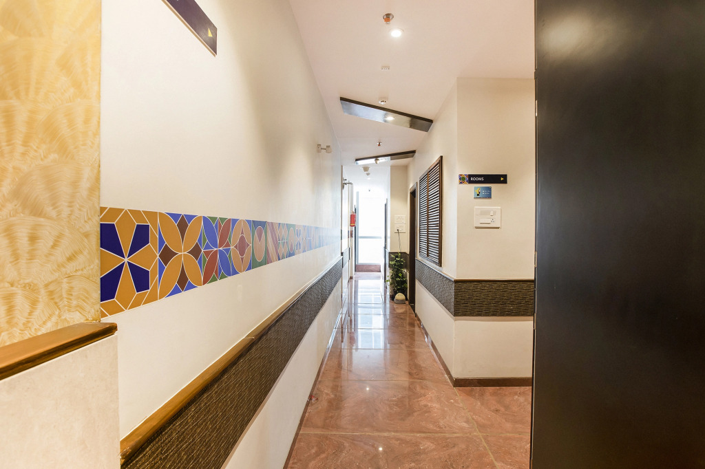 FabHotel Prime Le Western