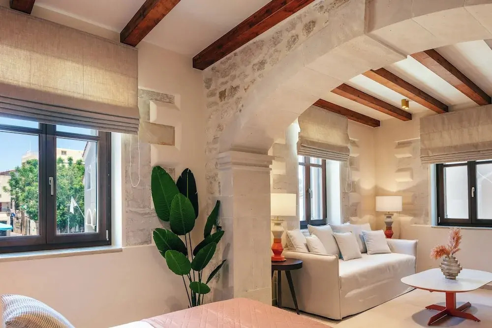 La Montre Luxury Boutique Suites