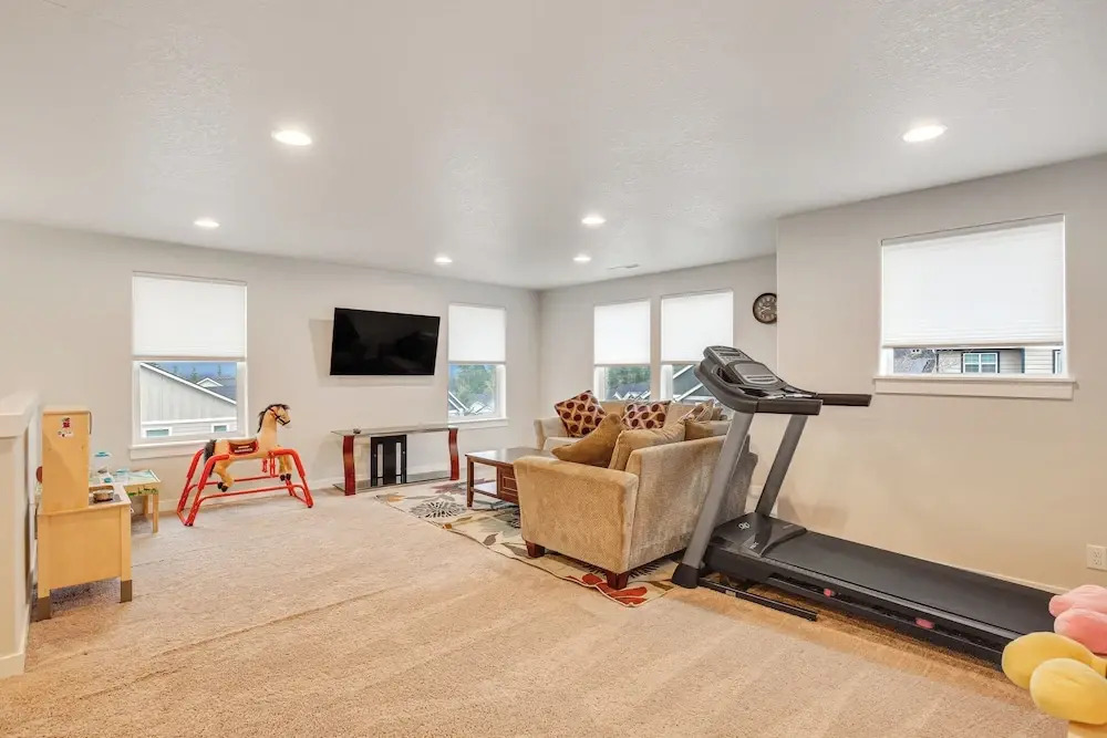 2 Mi to University of Oregon: Modern Eugene Home!