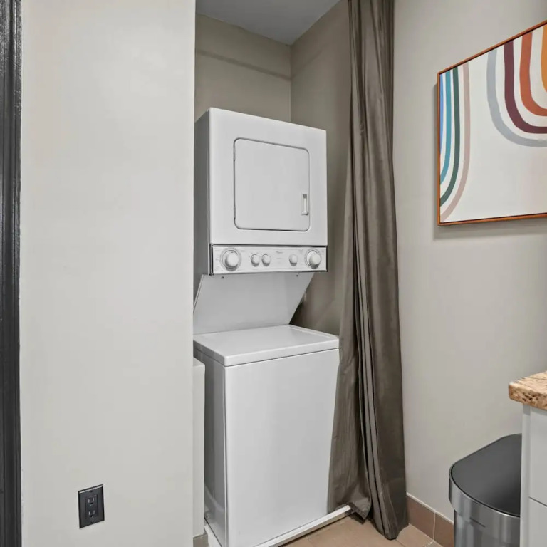 Spacious Sunny Shaw 1BR 1BA Apartment