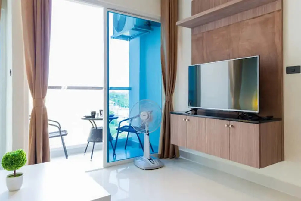Nam Talay Jomtien Beach - Rooftop Ocean View - Close to Beach, Pool & Gym