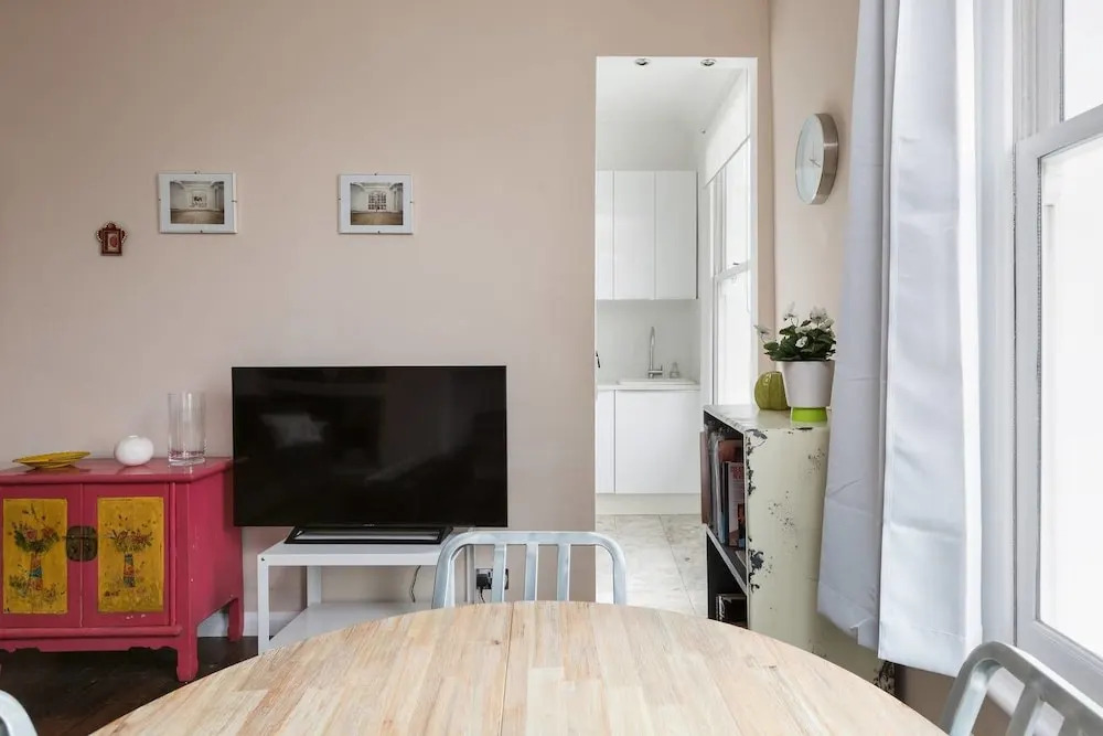 Designer and Cosy 3 bed Family Flat in Lovely Area