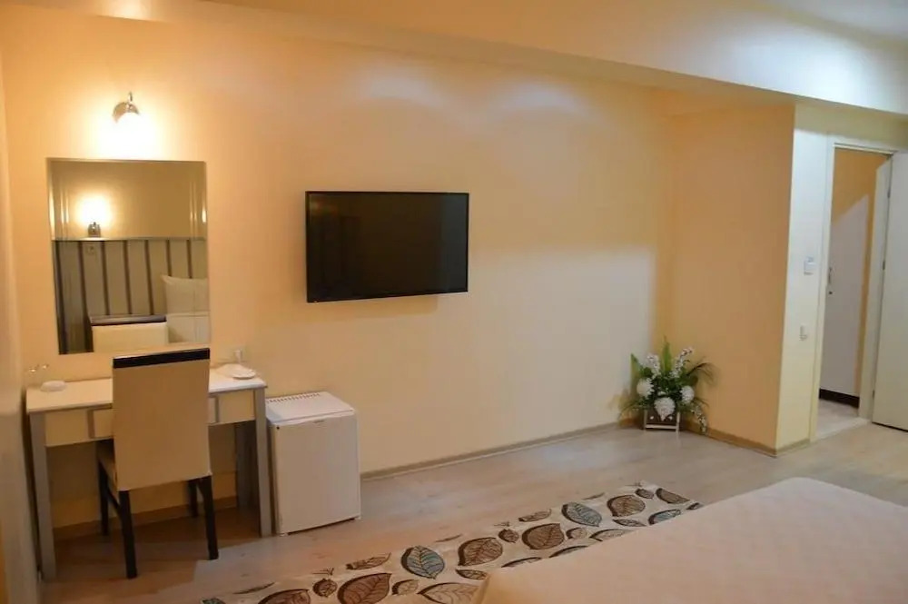 Remay Hotel