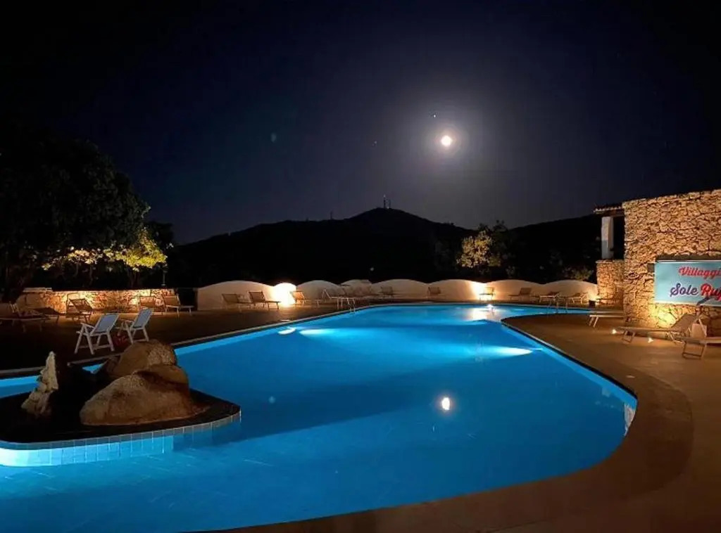 Monolocale Arianna con giardino privato e piscina