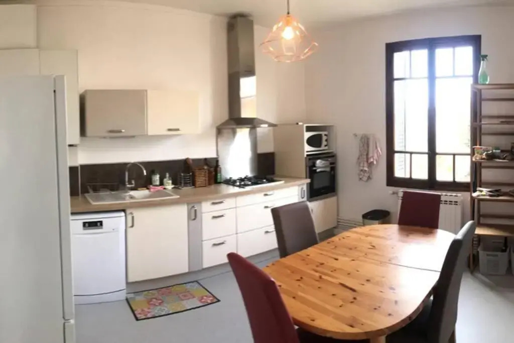 LE CATALPA, centre ville & jardin & parking!