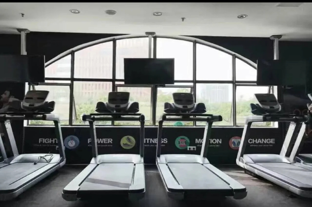 Boyi Hotel (Suzhou Industrial Park Dushu Lake University Area Linli Center Metro Station)