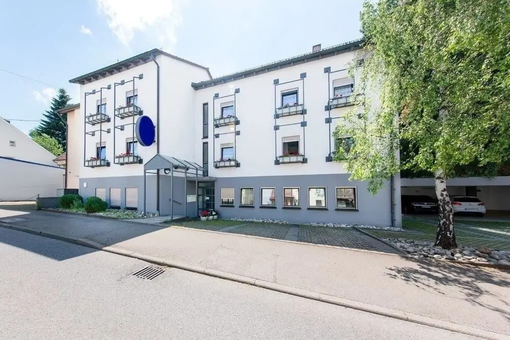 Hotel Sirrah