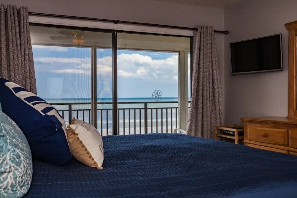 Windjammer Oceanfront Condominiums