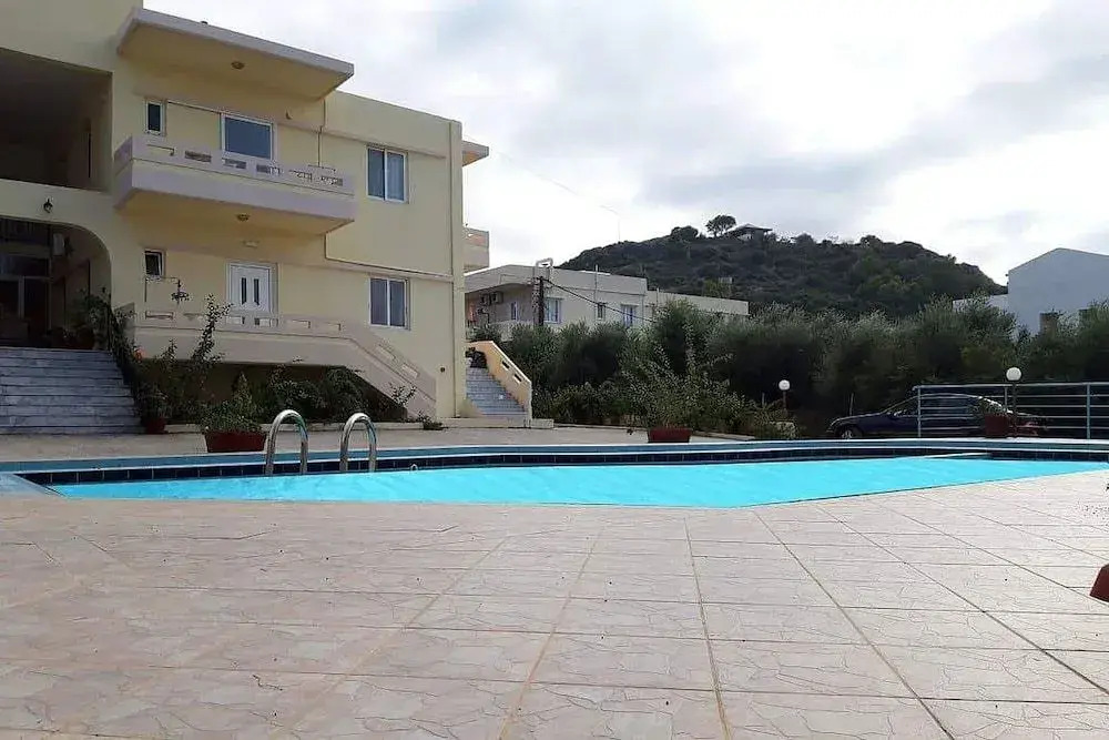 Litinas Apartments with pool