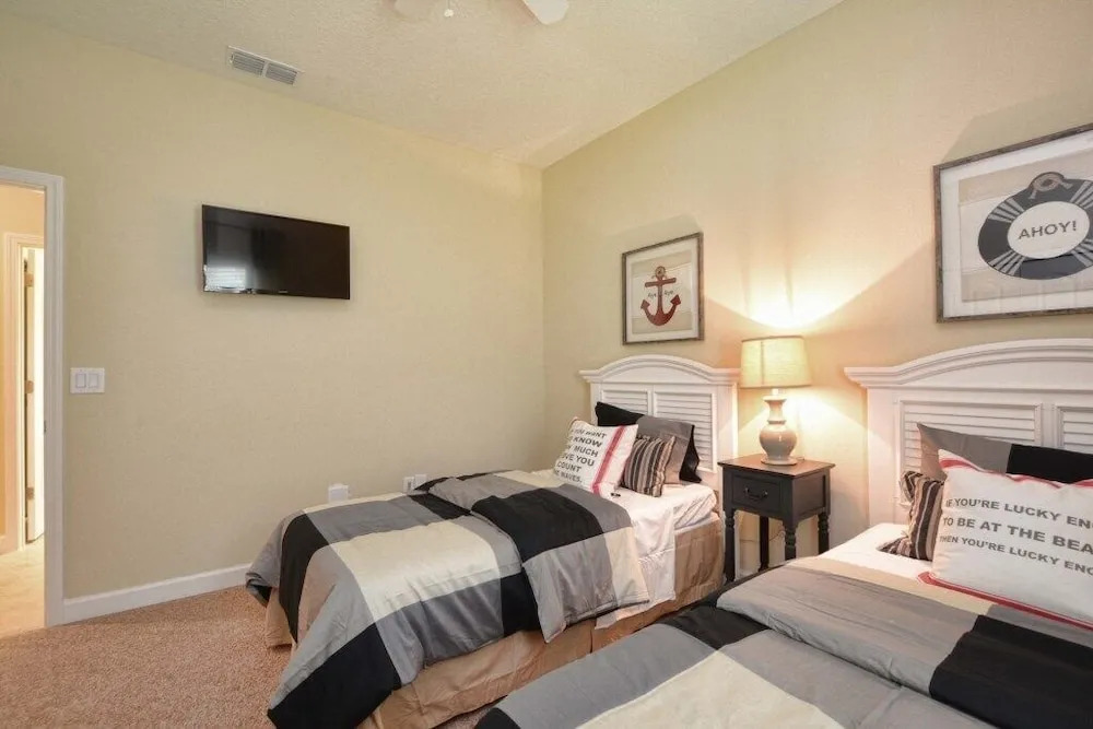 Townhome W/splashpool In Paradise Palms-3609pp 5 Bedroom Townhouse